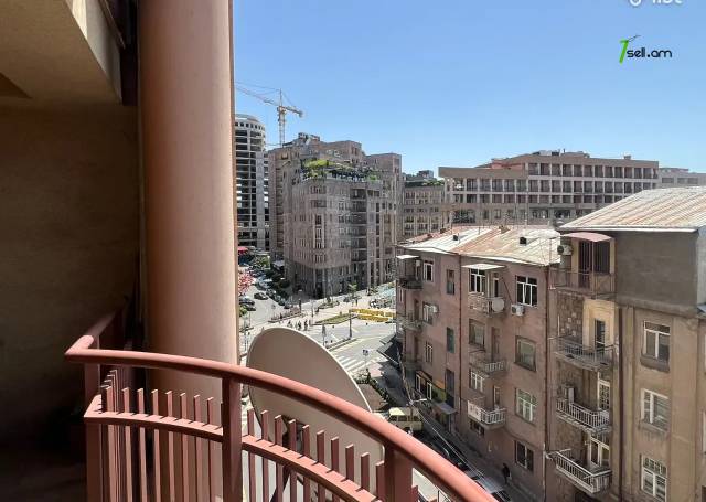 Ընդարձակ 5 սենյականոց բնակարան նորակառույց շենքում Հյուսիսային պողոտայում, 258 քմ, 5/8 հարկ