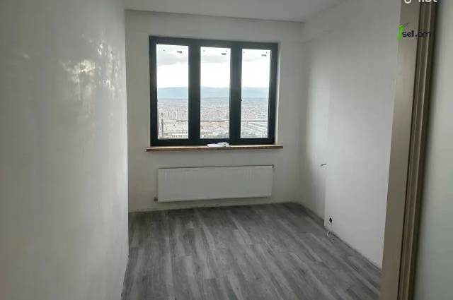 4 սենյականոց բնակարան նորակառույց շենքում Գրիբոյեդով փողոցում, 121 քմ, 14/16 հարկ, 2 սանհանգույց