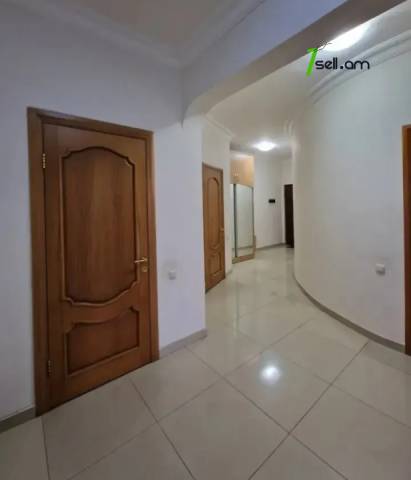 5 սենյականոց բնակարան նորակառույց շենքում Մարշալ Բաղրամյան պողոտայում, 150 քմ, 12/17 հարկ