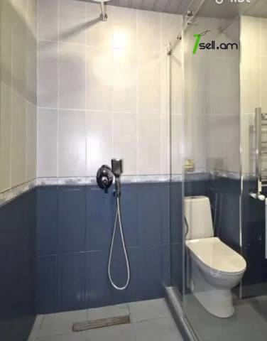 3 սենյականոց բնակարան նորակառույց շենքում Կոմիտասի պողոտայում, 80 ք.մ., բարձր առաստաղներ, 4/15 հարկ