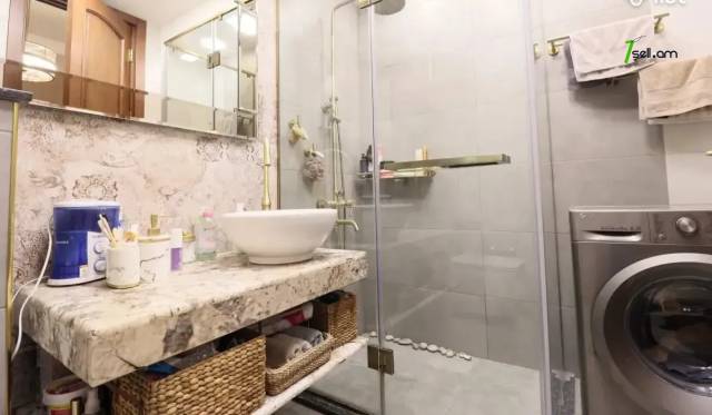 3 սենյականոց բնակարան Մոսկովյան փողոցում, 110 ք.մ., նախավերջին հարկ, բարձր առաստաղներ