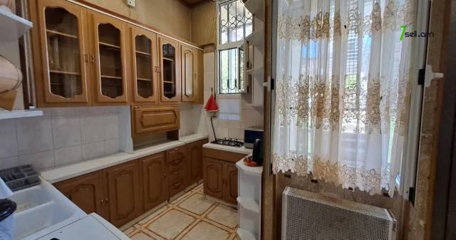 2 սենյականոց բնակարան Նալբանդյան փողոցում, 80 քմ, 2/4 հարկ, կապիտալ վերանորոգված, քարե շենք