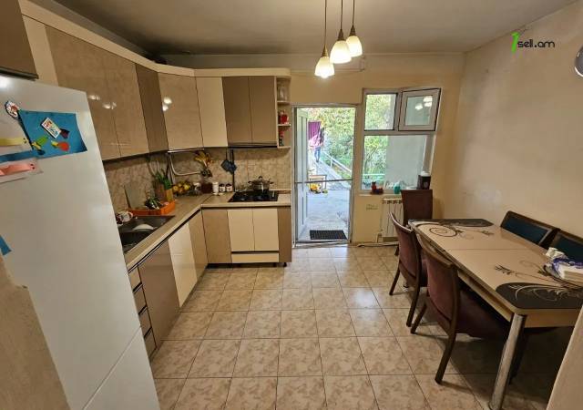 Մեկ հարկանի քարե տուն Նոր-Արեշի 44 փողոցում Էրեբունիում, 376 ք.մ., կոսմետիկ վերանորոգում