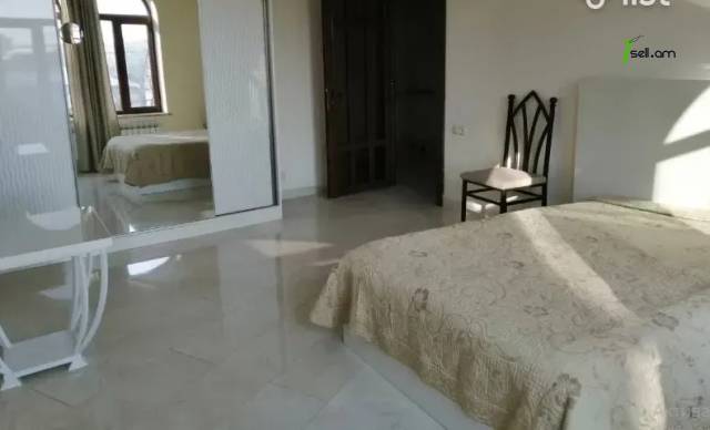 Երկու հարկանի քարե տուն, Ավան-Առինջ 1-ին միկրոշրջան Ավանում, 400 ք.մ., 3+ սանհանգույց