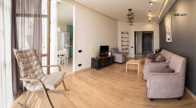 4 սենյականոց բնակարան նորակառույց շենքում Վերին Անտառային փողոցում, 122 ք.մ., 8/10 հարկ