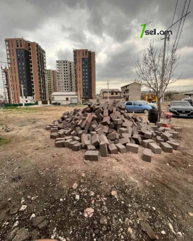 Հողատարածք բնակելի շինությունների համար Զովունի 4 փողոցում Զովունիում, 370 ք.մ.