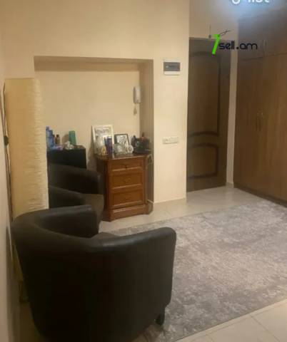 3 սենյականոց բնակարան Գրիբոյեդովի փողոցում, 76 ք.մ., նախավերջին հարկ, կապիտալ վերանորոգված