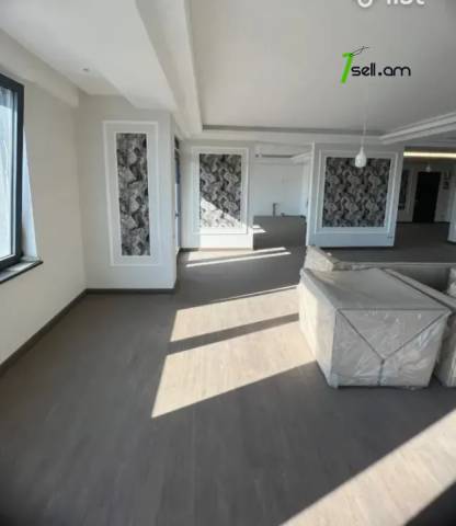 Ընդարձակ 4 սենյականոց բնակարան նորակառույց շենքում Տիգրան Պետրոսյան փողոցում, 277 ք.մ., 2/9 հարկ