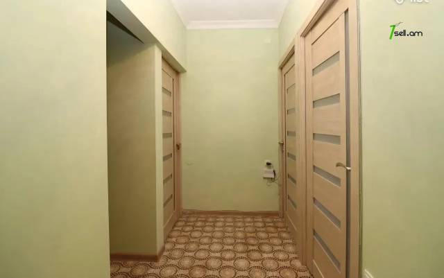 4 սենյականոց բնակարան Գալշոյան փողոցում, 74 քմ, եվրովերանորոգված, քարե շենք