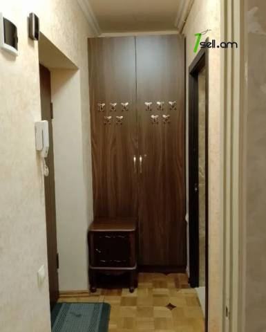 1 սենյականոց բնակարան Քաջազնունի փողոցում, 40 քմ, նախավերջին հարկ, կապիտալ վերանորոգված, քարե շենք