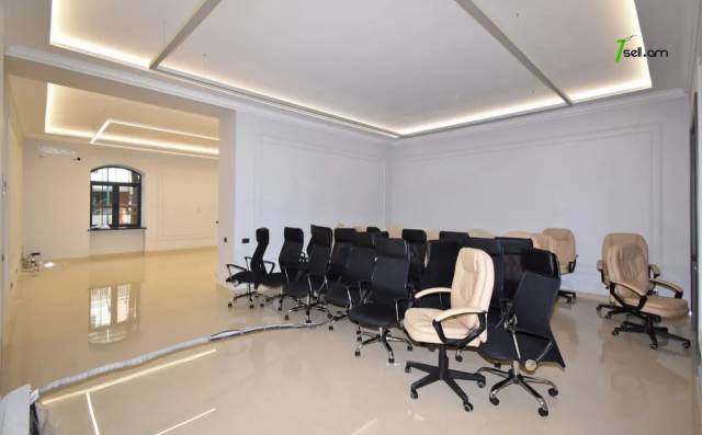 Գրասենյակային տարածք Թումանյան փողոցում կենտրոնում, 180 քմ