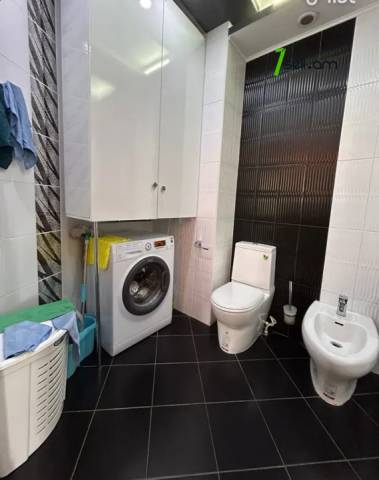 Ընդարձակ 3 սենյականոց բնակարան նորակառույց շենքում Նաիրի Զարյան փողոցում, 180 քմ, 12/16 հարկ