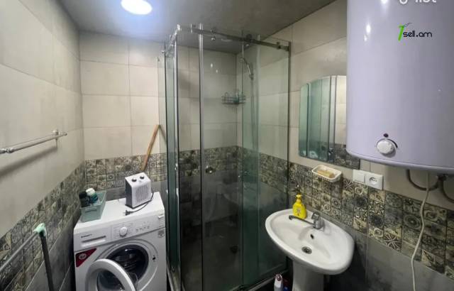 2 սենյականոց բնակարան Սունդուկյան փողոցում, 42 քմ, 1/9 հարկ, կապիտալ վերանորոգված