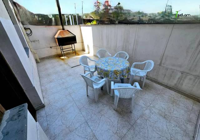 Երեք հարկանի քարե տուն Սասունցի Դավիթ փողոցում Էրեբունիում, 200 ք.մ., 3+ սանհանգույց