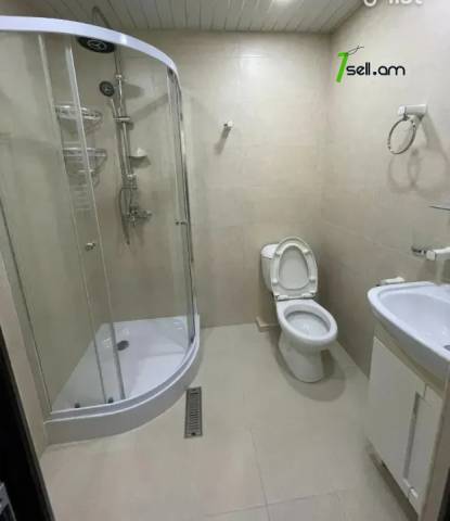 2 սենյականոց բնակարան Վիկտոր Համբարձումյանի փողոցում, 41 ք.մ., 3/9 հարկ, կապիտալ վերանորոգված