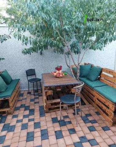 Մեկ հարկանի քարե տուն Պարույր Սևակի փողոցում Ավանում, 110 քմ, 2 սանհանգույց, կապիտալ վերանորոգված