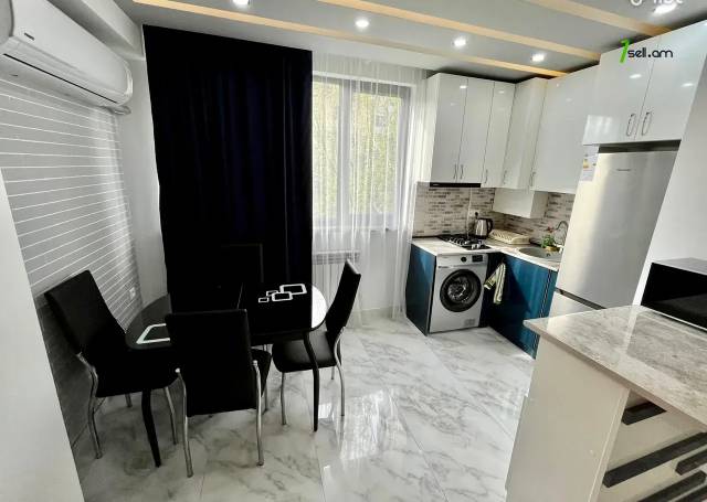 3 սենյականոց բնակարան Եզնիկ Կողբացու փողոցում, 75 ք.մ., 4/9 հարկ, կապիտալ վերանորոգված