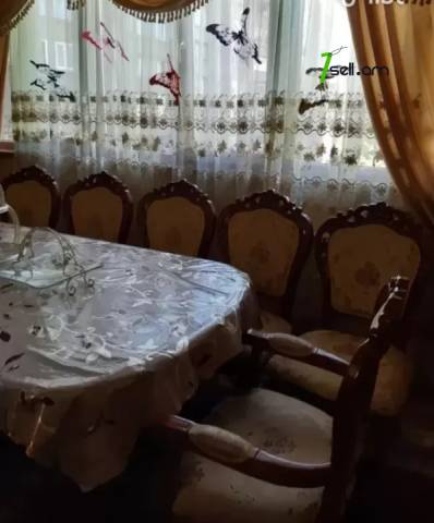 3 սենյականոց բնակարան, Դավթաշենի 4-րդ զանգված, 105 ք.մ., մի քանի պատշգամբ, 4/9 հարկ