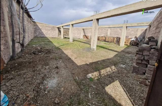 Հողատարածք բնակելի շինությունների համար Նոր Արեշի 50-րդ փողոցում Էրեբունիում, 325 ք.մ.