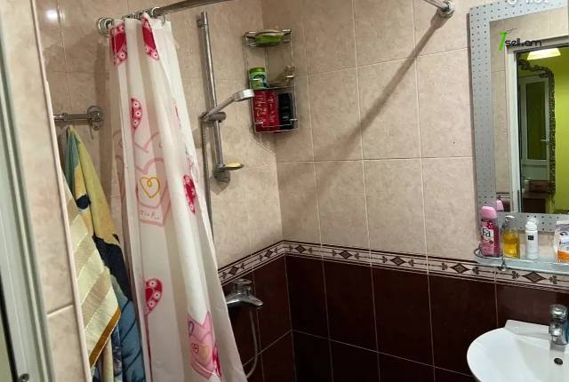 3 սենյականոց բնակարան Նելսոն Ստեփանյան փողոցում, 78 քմ, 5/9 հարկ, կապիտալ վերանորոգված