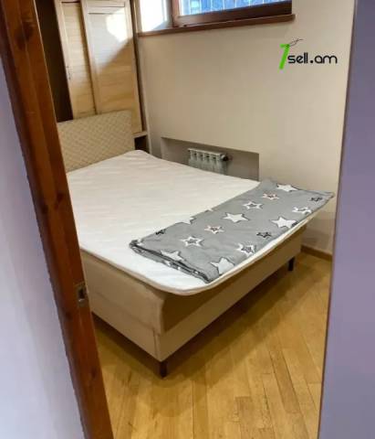 3 սենյականոց բնակարան Էրեբունու փողոցում, 64 քմ, 3/5 հարկ, եվրովերանորոգված, քարե շենք