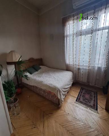 3 սենյականոց բնակարան Մարշալ Բաղրամյան պողոտայում, 90 ք.մ., բարձր առաստաղներ, 2/4 հարկ