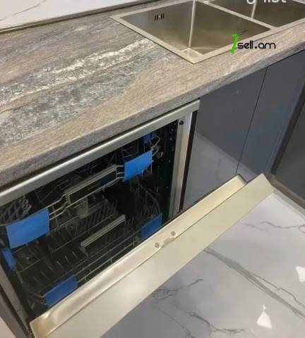 3 սենյականոց բնակարան նորակառույց շենքում Դավիթ Անհաղթի փողոցում, 113 ք.մ., 6/15 հարկ, 2 սանհանգույց