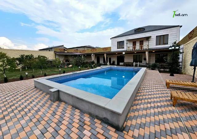 Երկու հարկանի քարե տուն Կուրղինյան փողոցում Մալաթիա Սեբաստիայում, 1654 քմ, 3+ սանհանգույց