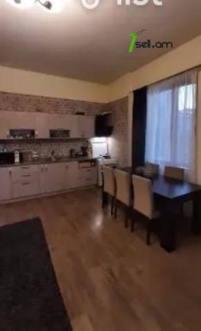 2 սենյականոց բնակարան Ազատության պողոտայում, 61 ք.մ., եվրովերանորոգված, քարե շենք