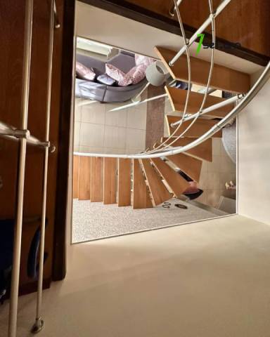 4 սենյականոց բնակարան Մեսրոպ Մաշտոցի պողոտայում, 135 ք.մ., 2 սանհանգույց, կապիտալ վերանորոգված