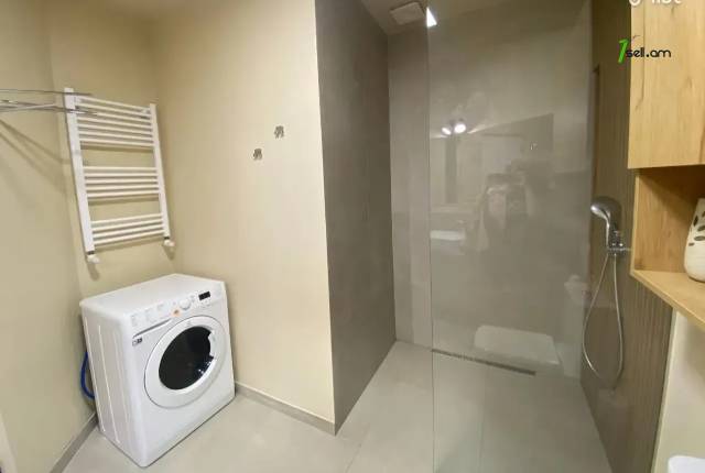 2 սենյականոց բնակարան նորակառույց շենքում Օրբելի եղբայրների փողոցում, 77 ք.մ., 3/15 հարկ