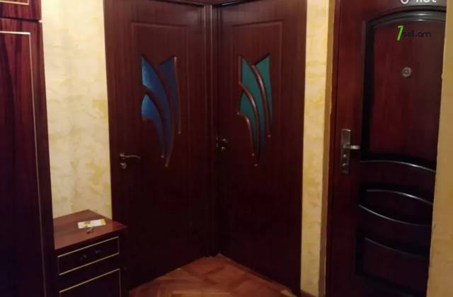 3 սենյականոց բնակարան Մոլդովական փողոցում, 67 քմ, 1/5 հարկ, կոսմետիկ վերանորոգում, քարե շենք