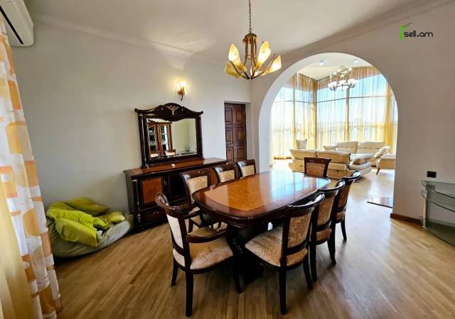 Երկու հարկանի տուն Բագրևանդի 20-րդ փողոցում Նոր Նորքում, 1830 ք.մ., 3+ սանհանգույց