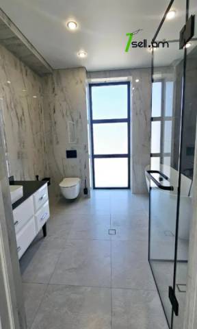 Երկու հարկանի տուն Գրիգոր Աղաբաբյան փողոցում Դավթաշենում, 800 քմ, 3+ սանհանգույց