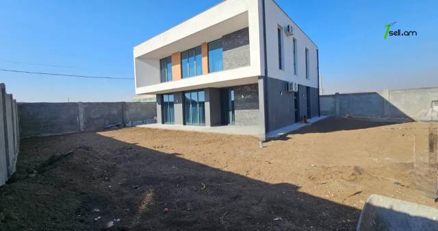 Երկու հարկանի տուն Գրիգոր Աղաբաբյան փողոցում Դավթաշենում, 800 քմ, 3+ սանհանգույց