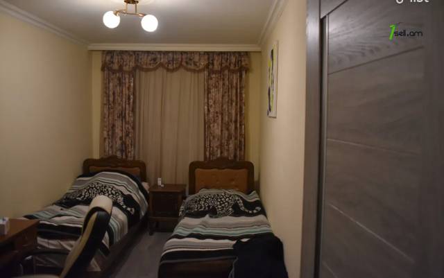 4 սենյականոց բնակարան Մոլդովական փողոցում, 65 քմ, մասնակի վերանորոգում, քարե շենք