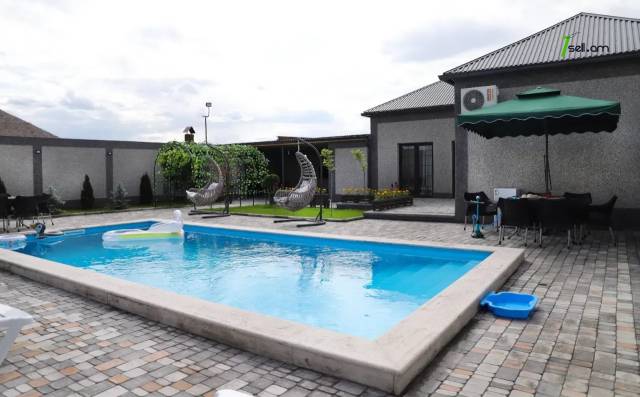 Մեկ հարկանի քարե թաունհաուզ Ադմիրալ Իսակովի պողոտայում Մալաթիա Սեբաստիայում, 100 քմ, 2 սանհանգույց