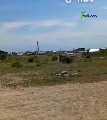 Հողատարածք բնակելի շինությունների համար Զովունիում, 874 ք.մ.