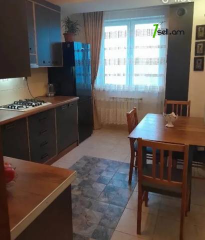 4 սենյականոց բնակարան Դրոյի փողոցում, 75 ք.մ., 10/13 հարկ, կապիտալ վերանորոգված