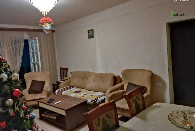 2 սենյականոց բնակարան Ադմիրալ Իսակովի պողոտայում, 70 ք.մ., 2/9 հարկ, մի քանի պատշգամբ