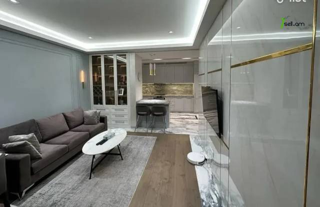 3 սենյականոց բնակարան նորակառույց շենքում Օրբելի եղբայրների փողոցում, 85 ք.մ., 2 սանհանգույց