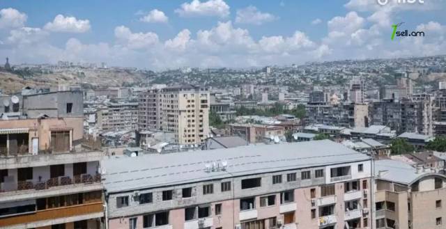 3 սենյականոց բնակարան նորակառույց շենքում Արամի փողոցում, 95 ք.մ., բարձր առաստաղներ