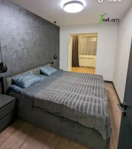 3 սենյականոց բնակարան, Vagharsh Vagharshyan street, 74 ք.մ., նախավերջին հարկ