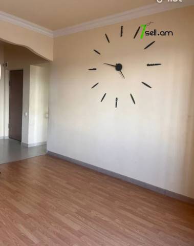 3 սենյականոց բնակարան, Ավան-Առինջ 2-րդ միկրոշրջան, 77 քմ, նախավերջին հարկ, եվրովերանորոգված