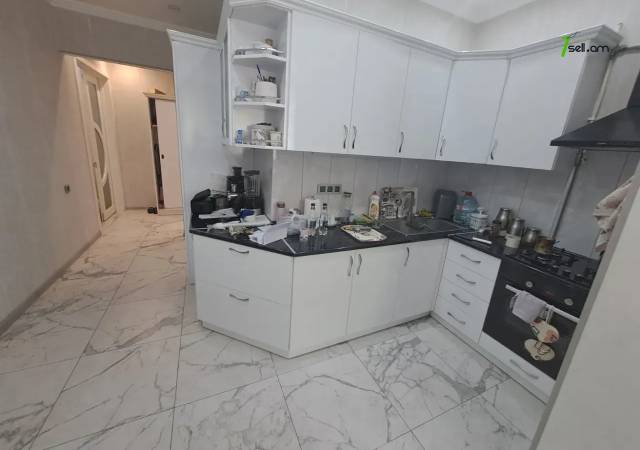 2 սենյականոց բնակարան Նալբանդյան փողոցում, 63 ք.մ., 1/5 հարկ, եվրովերանորոգված, քարե շենք