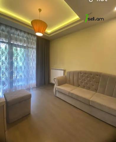 Երեք հարկանի տուն Մարշալ Բաբաջանյան փողոցում Ավանում, 715 քմ, 3+ սանհանգույց