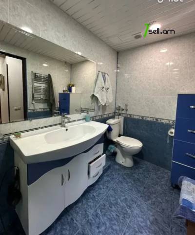 4 սենյականոց բնակարան Եզնիկ Կողբացու փողոցում, 105 քմ, կապիտալ վերանորոգված