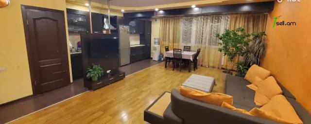 3 սենյականոց բնակարան Սունդուկյան փողոցում, 90 քմ, մի քանի պատշգամբ, կապիտալ վերանորոգված
