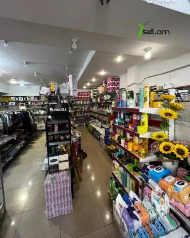 Առևտրային տարածք Հալաբյան փողոցում Աջափնյակում, 90 քմ