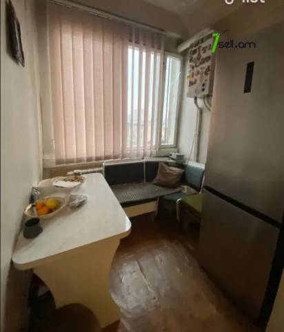 3 սենյականոց բնակարան Լեփսիուսի փողոցում, 78 ք.մ., 5/9 հարկ, մասնակի վերանորոգում